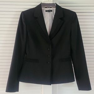 Tahari Wool Career Blazer Jacket Sz 6. Black w/White Pinstripes.  EUC